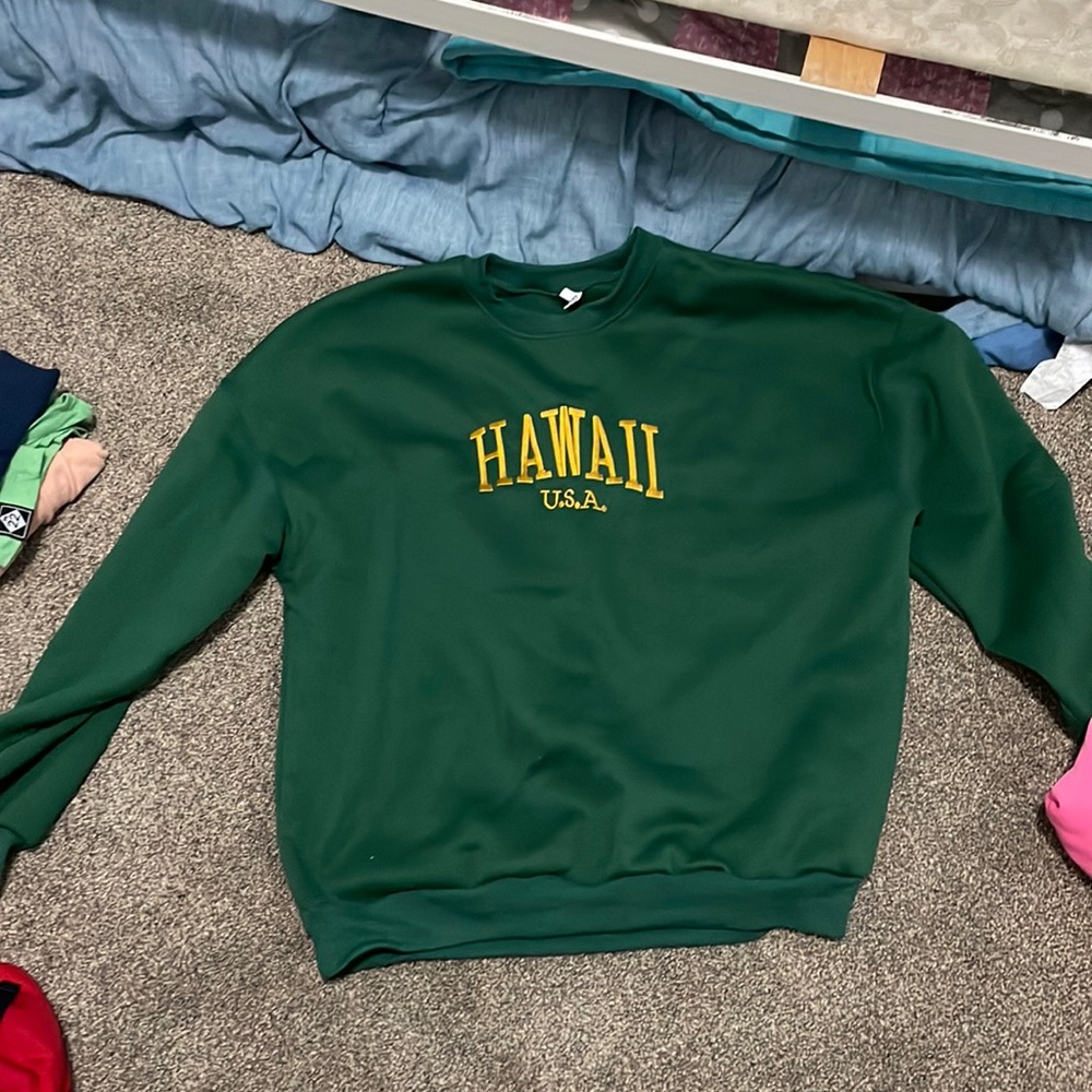 This is a crewneck and it is too big on me
